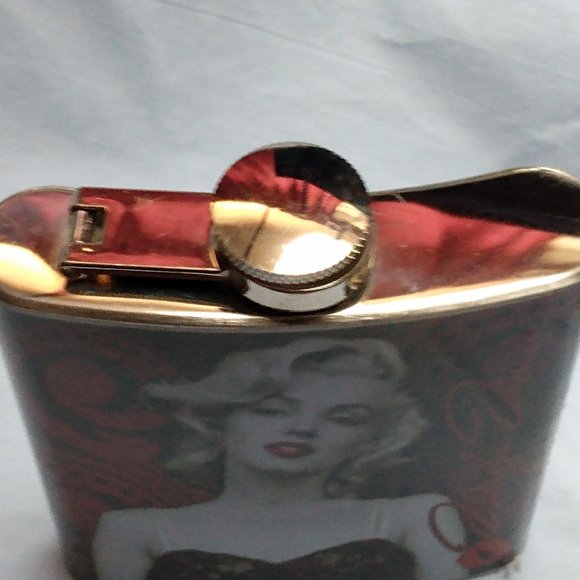 Marilyn Monroe Stainless Steel Flask - Picture 5 of 5